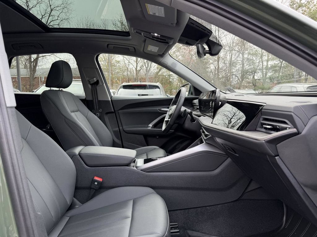 Used 2025 Audi Q5 Premium Plus w/ Premium Plus AWD/4WD image 18