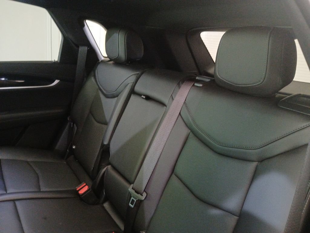 Certified 2025 Cadillac XT5 Premium Luxury w/ Technology Package AWD/4WD image 15