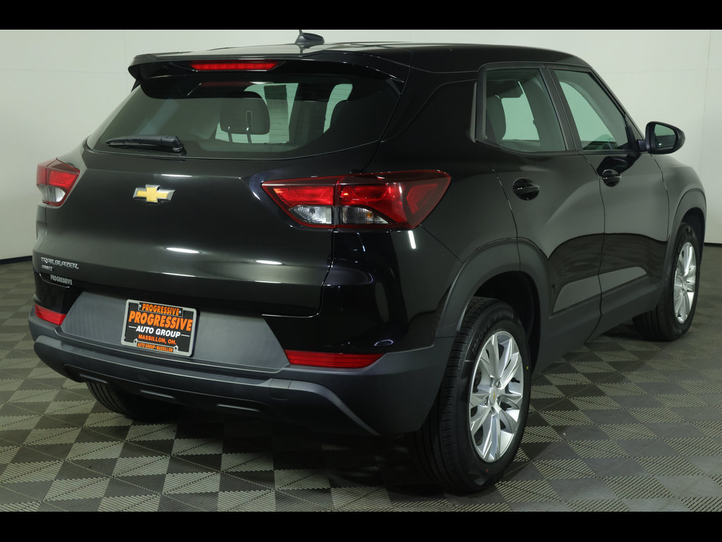 Used 2023 Chevrolet TrailBlazer LS AWD/4WD image 12