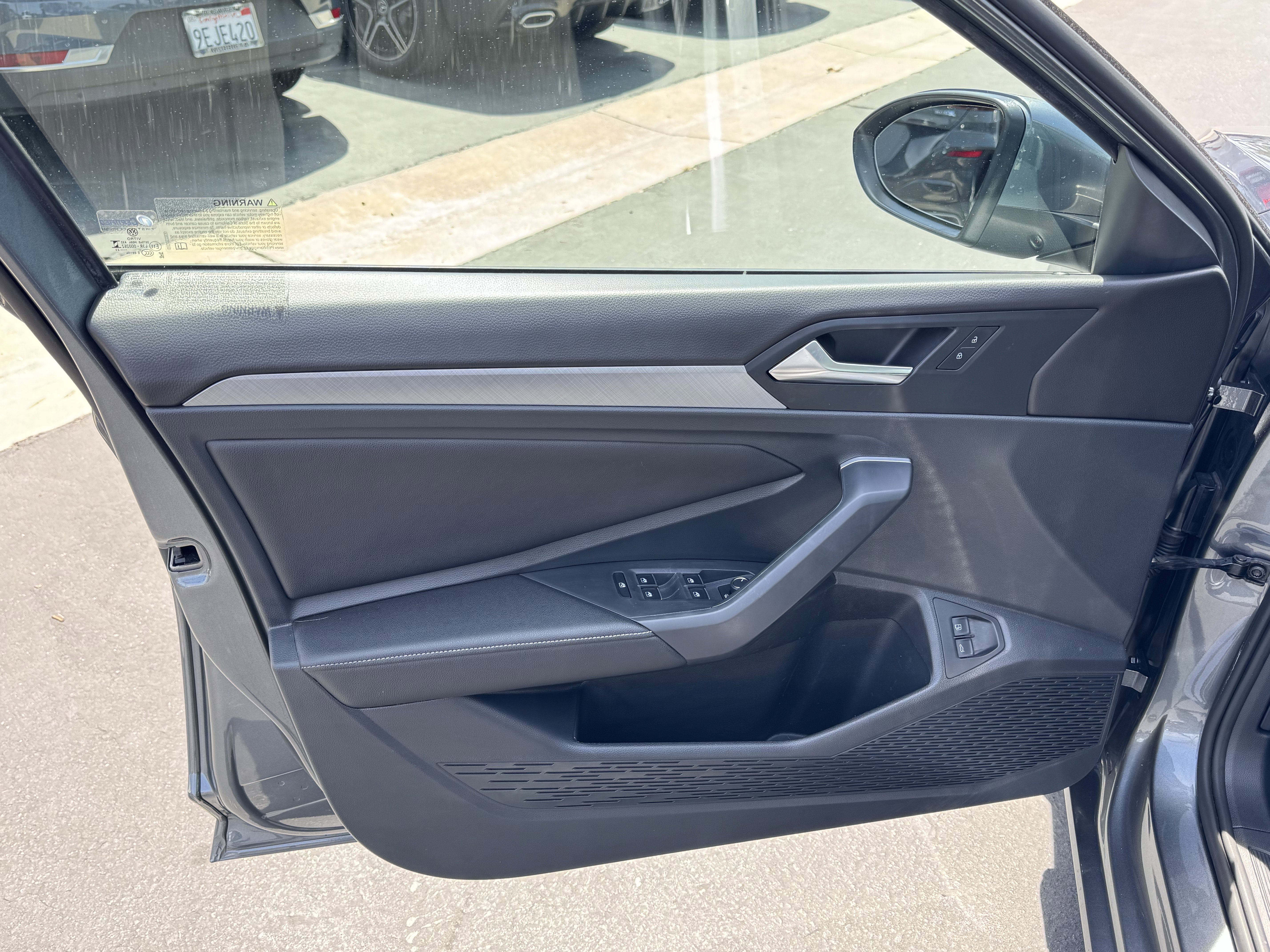 Used 2023 Volkswagen Jetta SE w/ Panoramic Sunroof Package FWD image 14