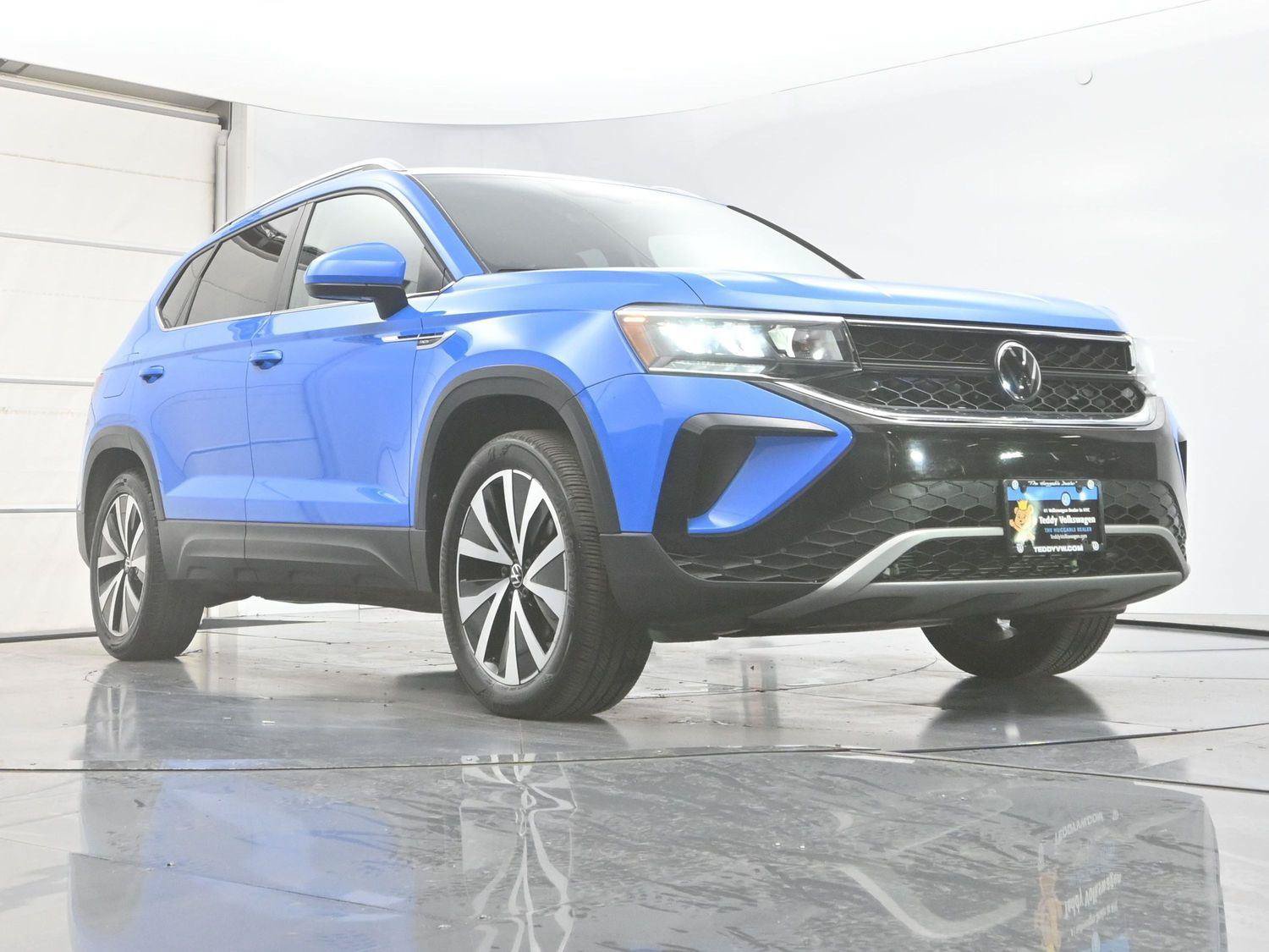 Used 2023 Volkswagen Taos SE w/ Panoramic Sunroof Package AWD/4WD image 30