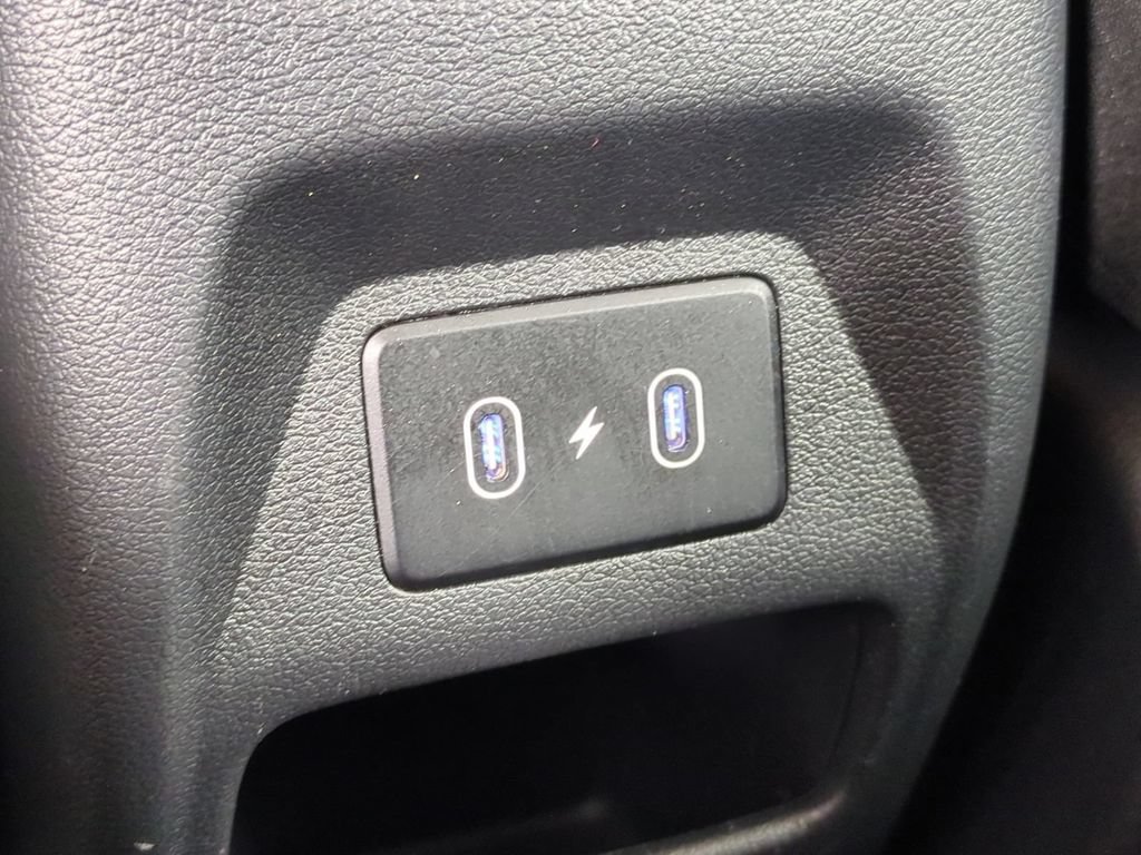 Used 2025 Hyundai Venue SEL FWD image 20