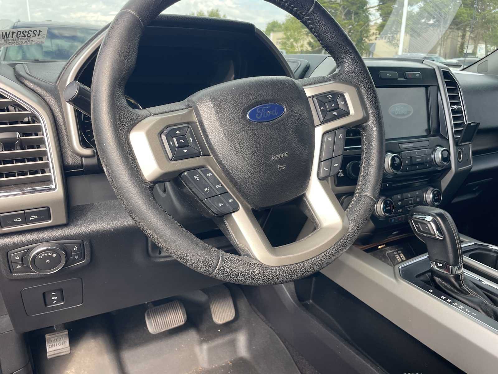 Used 2016 Ford F150 Lariat w/ Equipment Group 502A Luxury AWD/4WD image 10