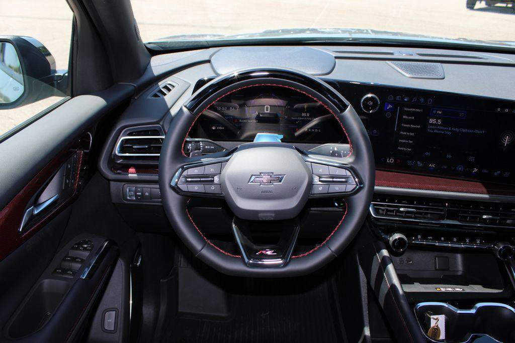 New 2026 Chevrolet Traverse RS w/ LPO, Floor Liner Package FWD image 9