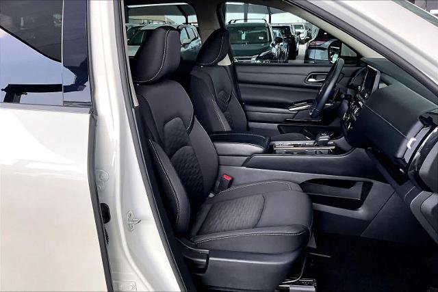 Certified 2022 Nissan Pathfinder SV FWD image 9