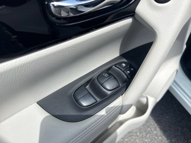 Used 2019 Nissan Rogue Sport SL w/ Premium Package AWD/4WD image 10