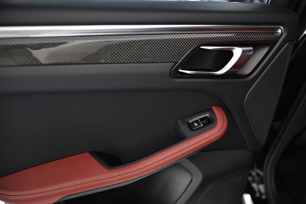 New 2026 Porsche Macan image 25