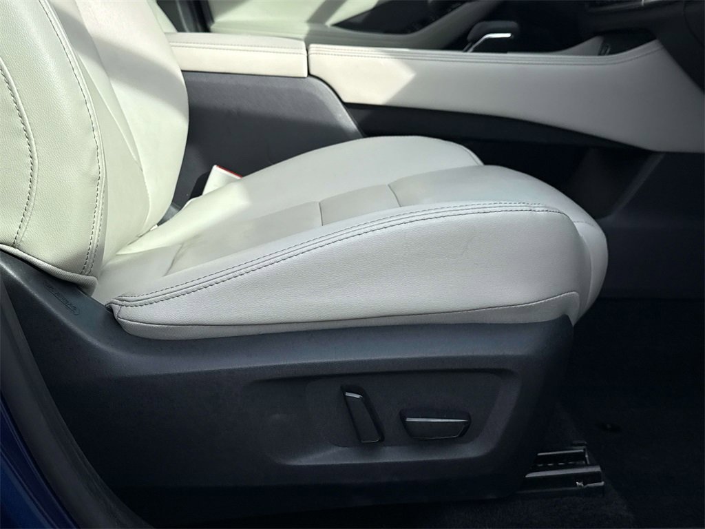 Used 2022 Nissan Rogue SL w/ SL Premium Package image 14