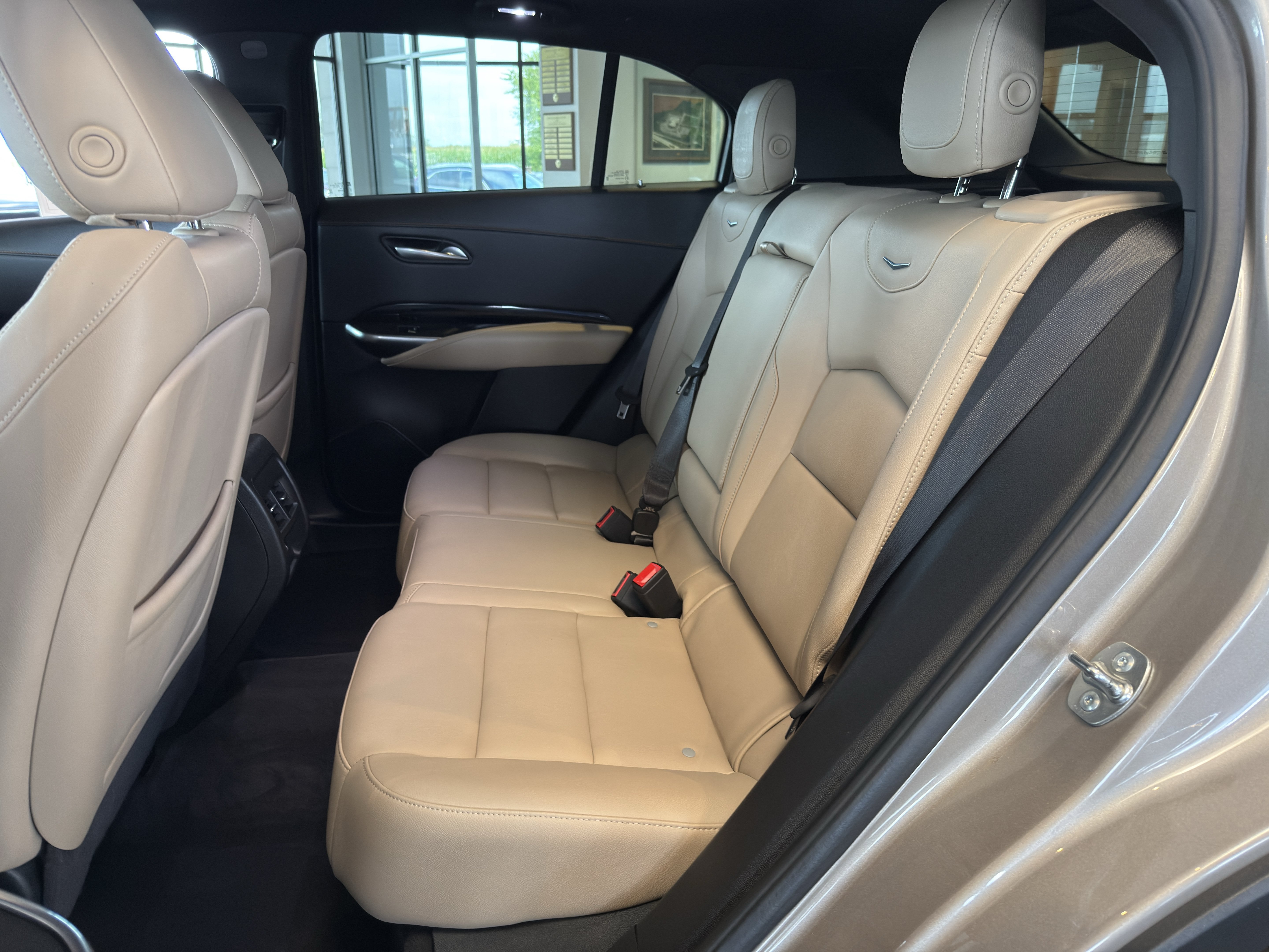 Certified 2024 Cadillac XT4 Luxury w/ Cold Weather Package AWD/4WD image 18