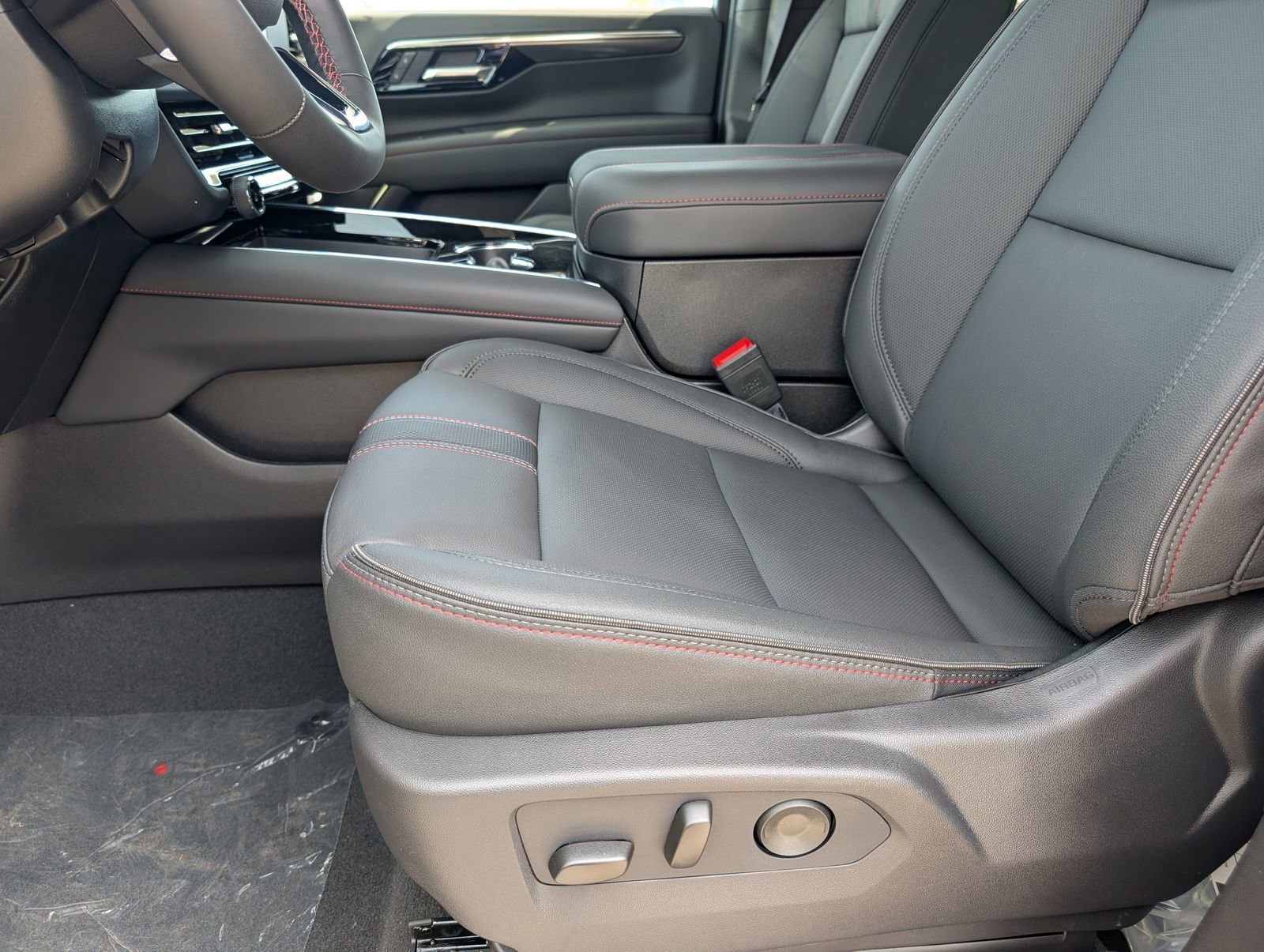 New 2026 Chevrolet Suburban RST w/ RST Capability Package AWD/4WD image 7