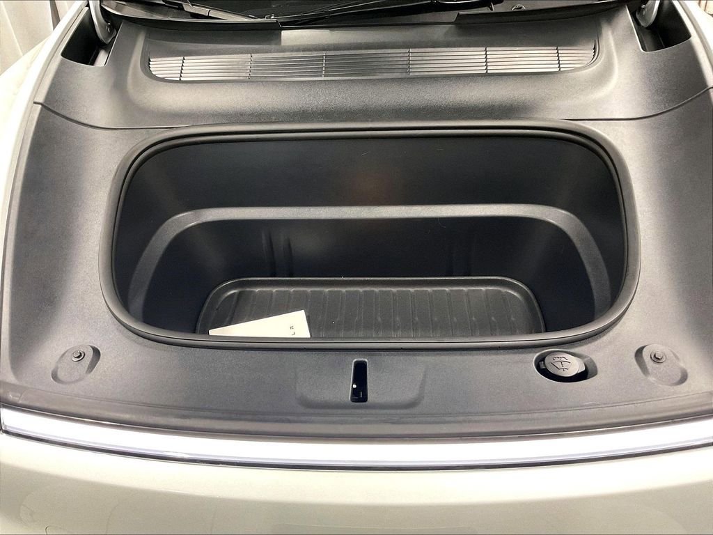 Used 2026 Tesla Model Y AWD image 35