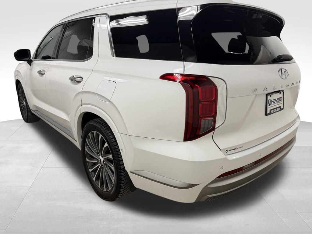 Used 2023 Hyundai Palisade Calligraphy image 6