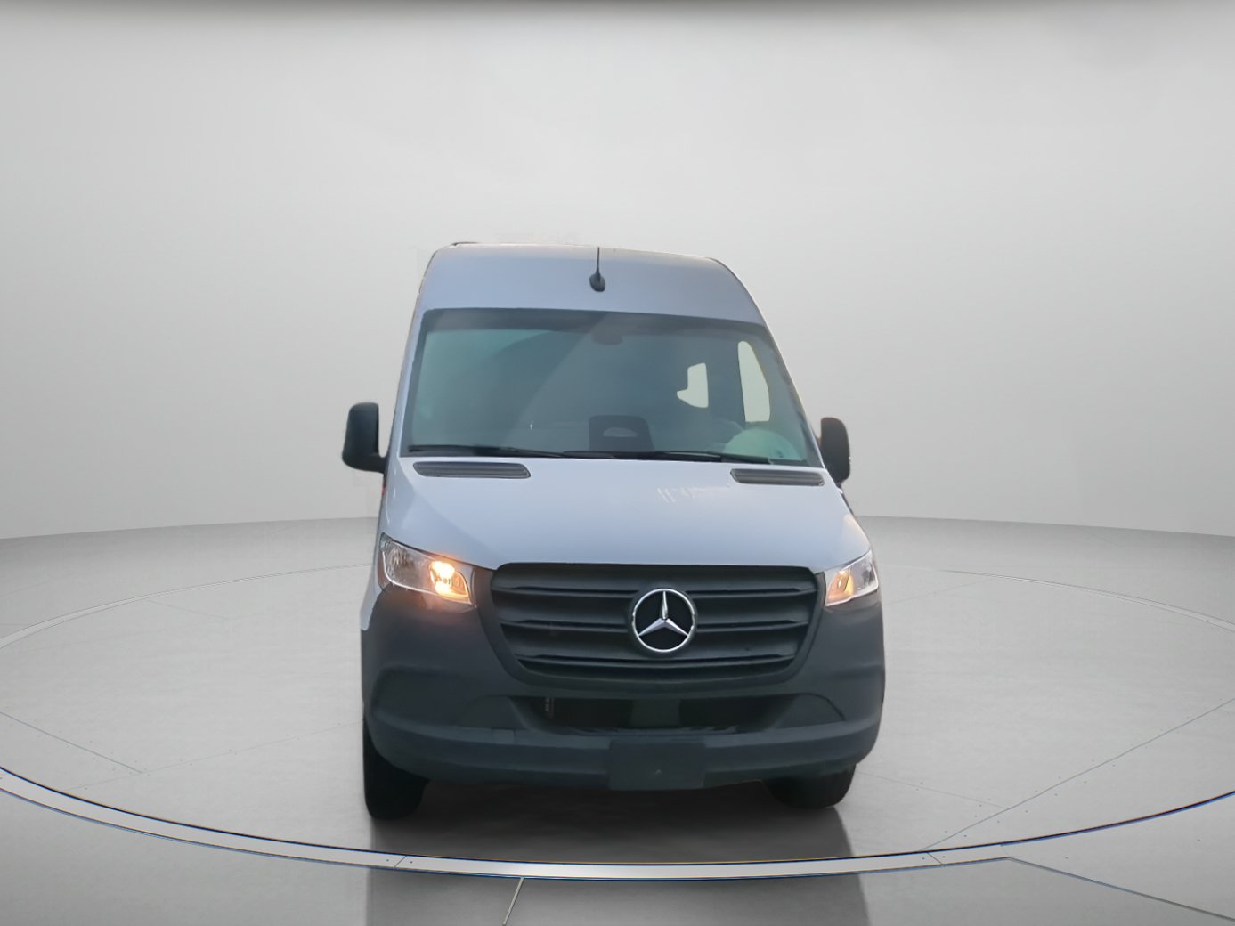 Used 2025 Mercedes-Benz Sprinter 2500 image 4