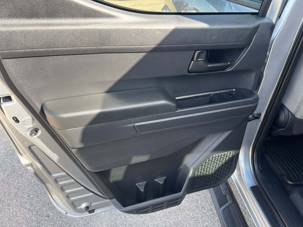 Used 2025 Toyota Tacoma SR5 AWD/4WD image 10