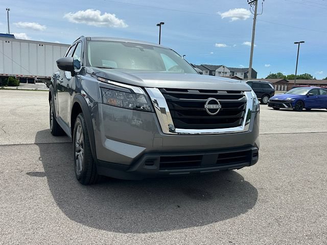 Used 2025 Nissan Pathfinder SV FWD image 11