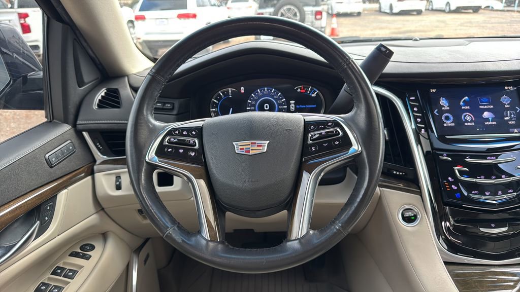 Used 2019 Cadillac Escalade ESV Premium Luxury image 13