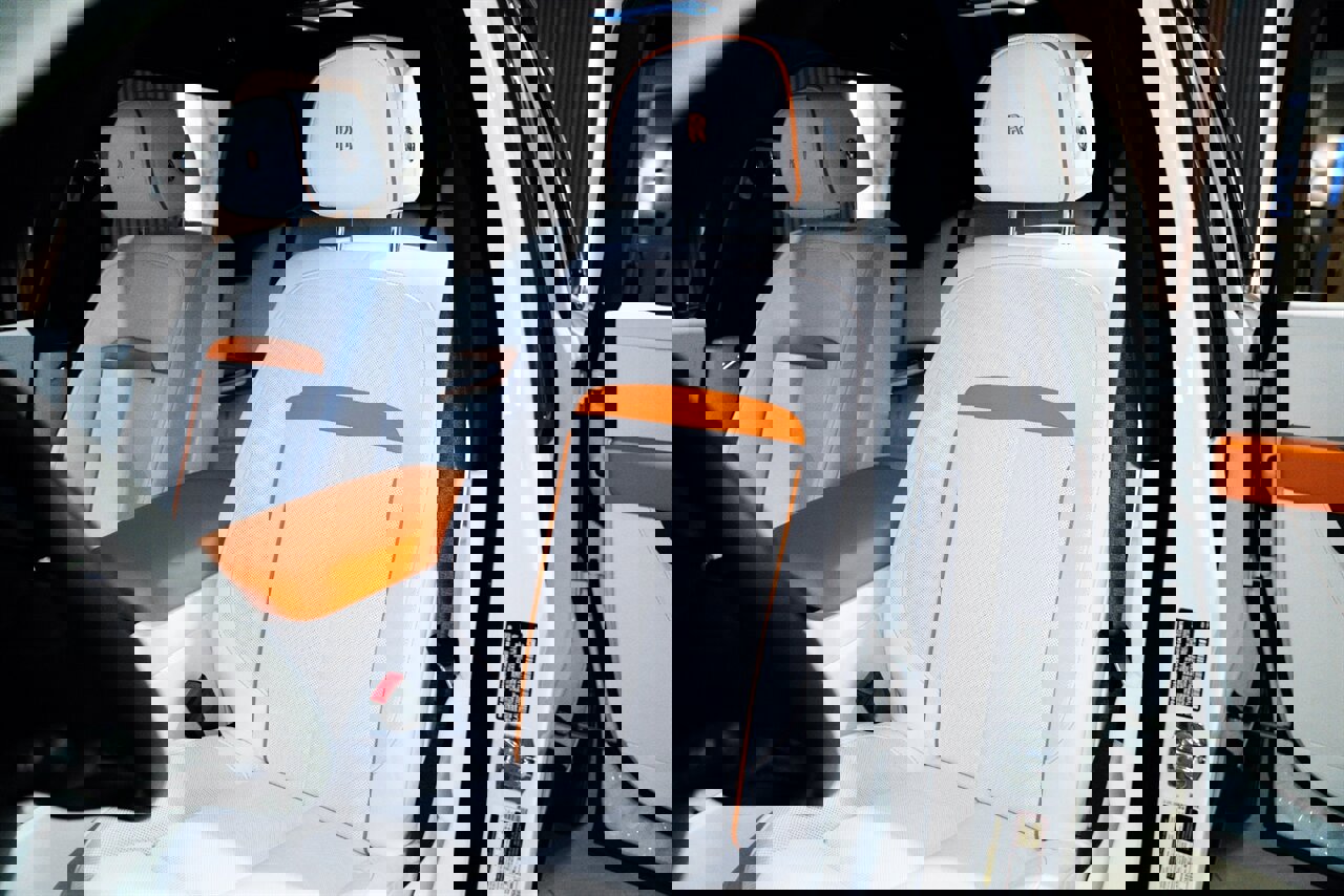 Used 2023 Rolls-Royce Cullinan w/ Cullinan Package image 14