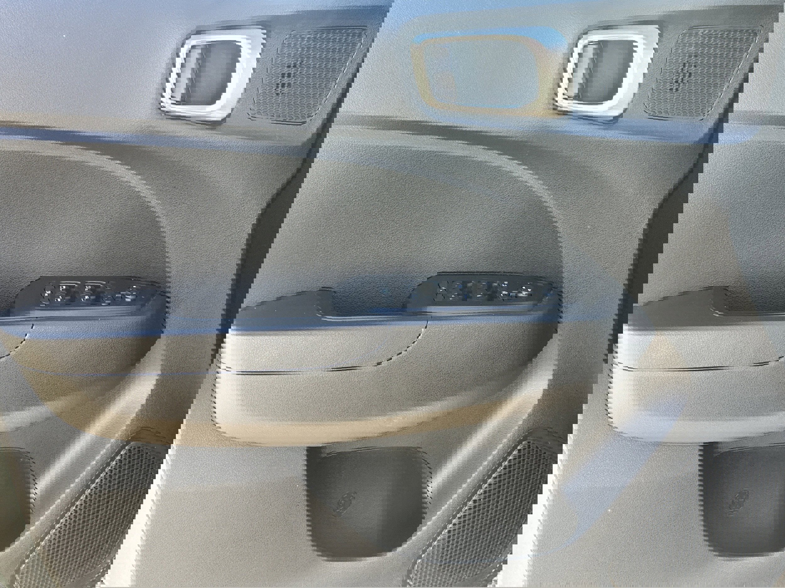 Used 2023 Hyundai Venue SEL image 10