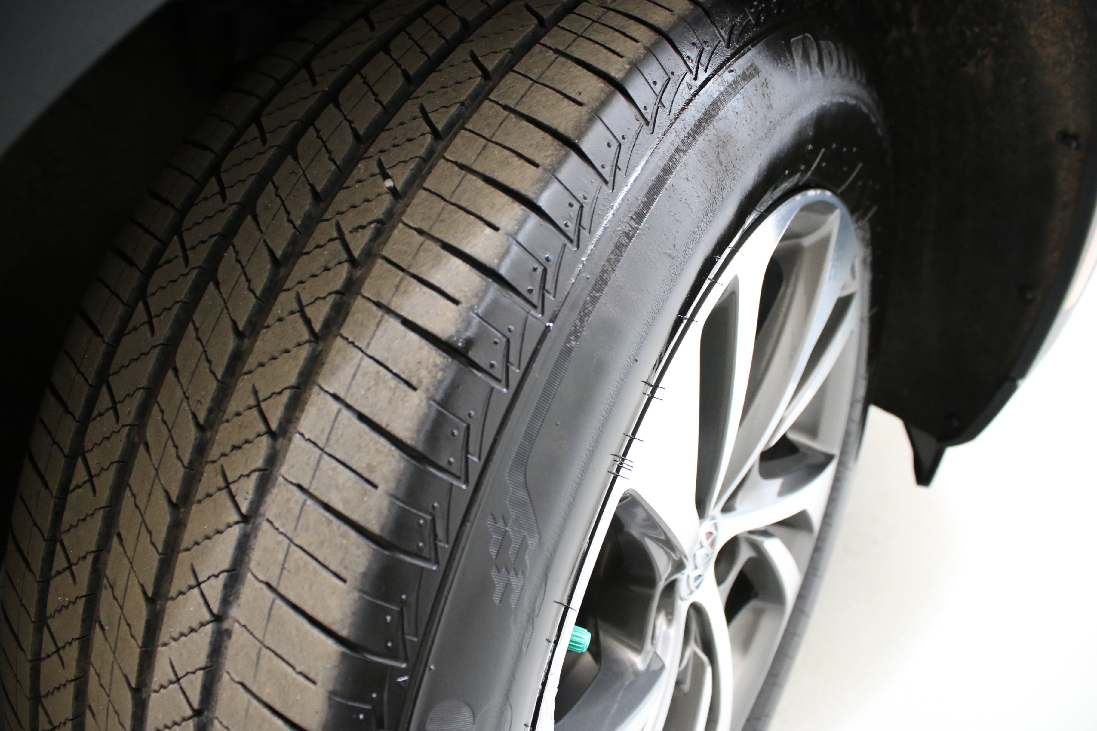 Used 2023 Buick Envision Essence image 34