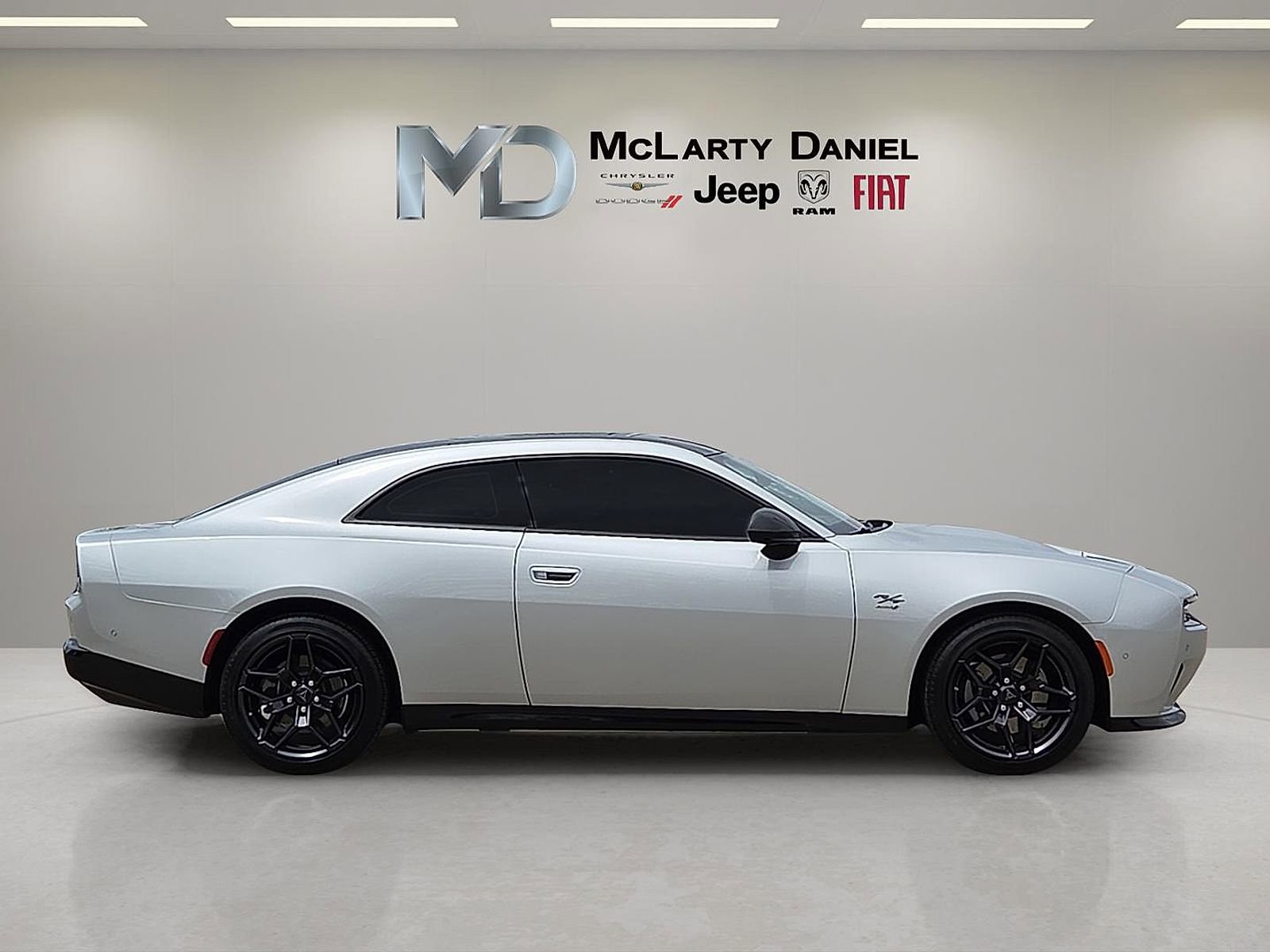 Used 2024 Dodge Charger Daytona R/T w/ Plus Group AWD/4WD image 6