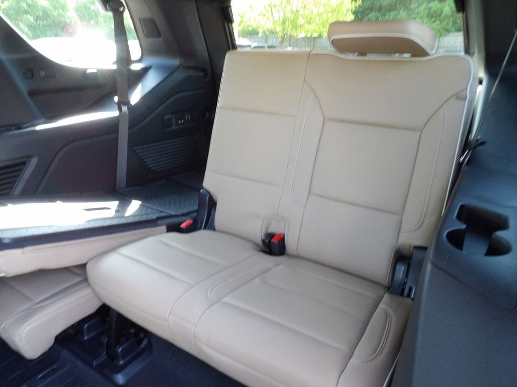 Used 2024 Chevrolet Tahoe Premier w/ Premium Package 2 AWD/4WD image 29