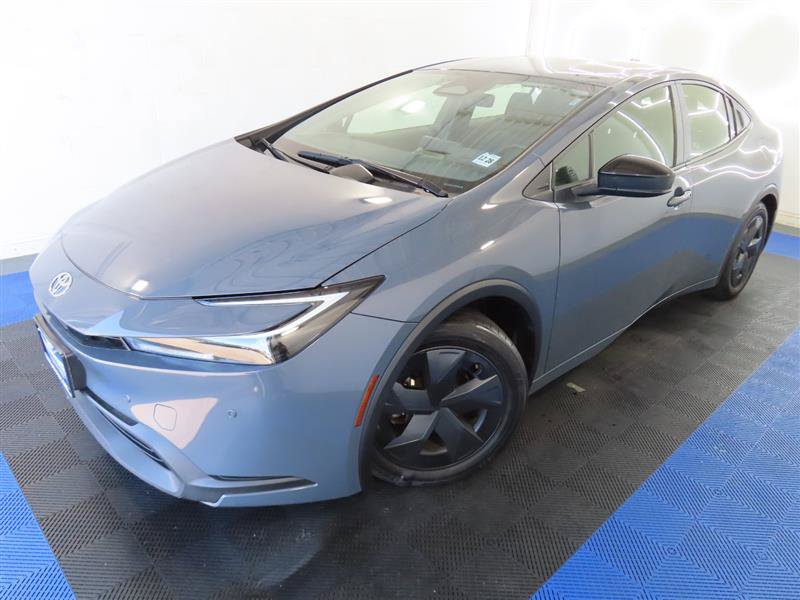 Used 2024 Toyota Prius LE FWD image 4