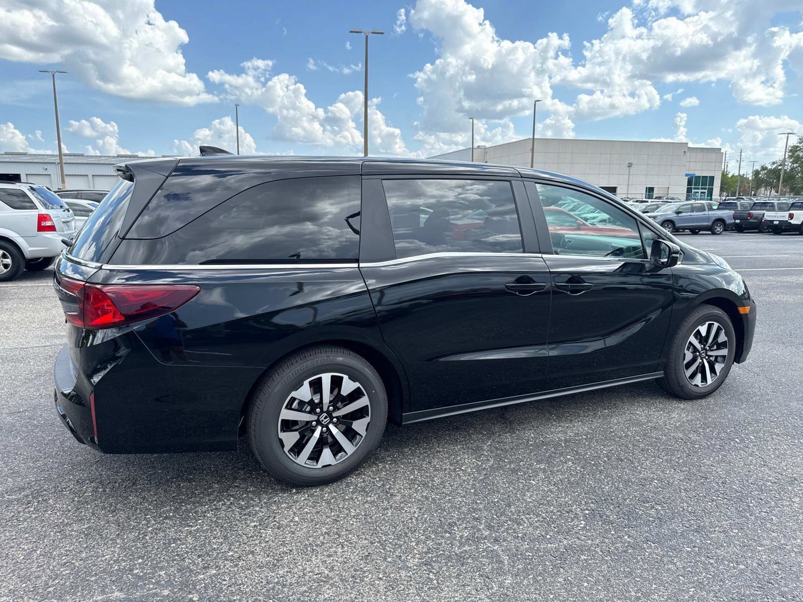 New 2026 Honda Odyssey EX-L image 4