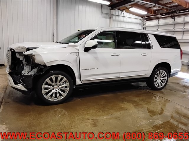 Used 2023 GMC Yukon XL Denali AWD/4WD image 2