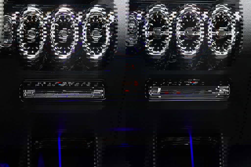 Used 2023 Mercedes-Benz GLA 250 w/ Premium Package image 14