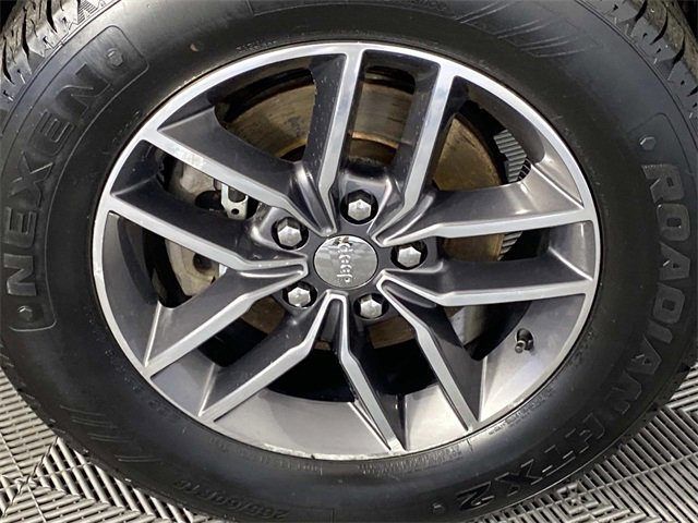 Used 2017 Jeep Grand Cherokee Limited w/ Luxury Group II image 29