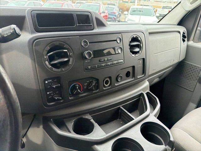 Used 2013 Ford E-350 and Econoline 350 XLT image 32