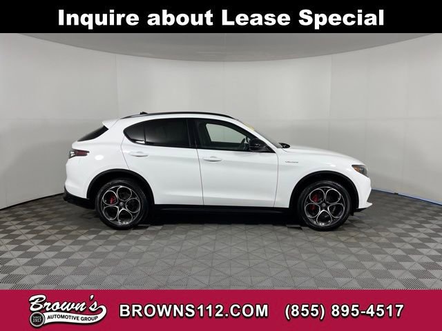 Used 2025 Alfa Romeo Stelvio Sprint w/ Veloce Package image 8