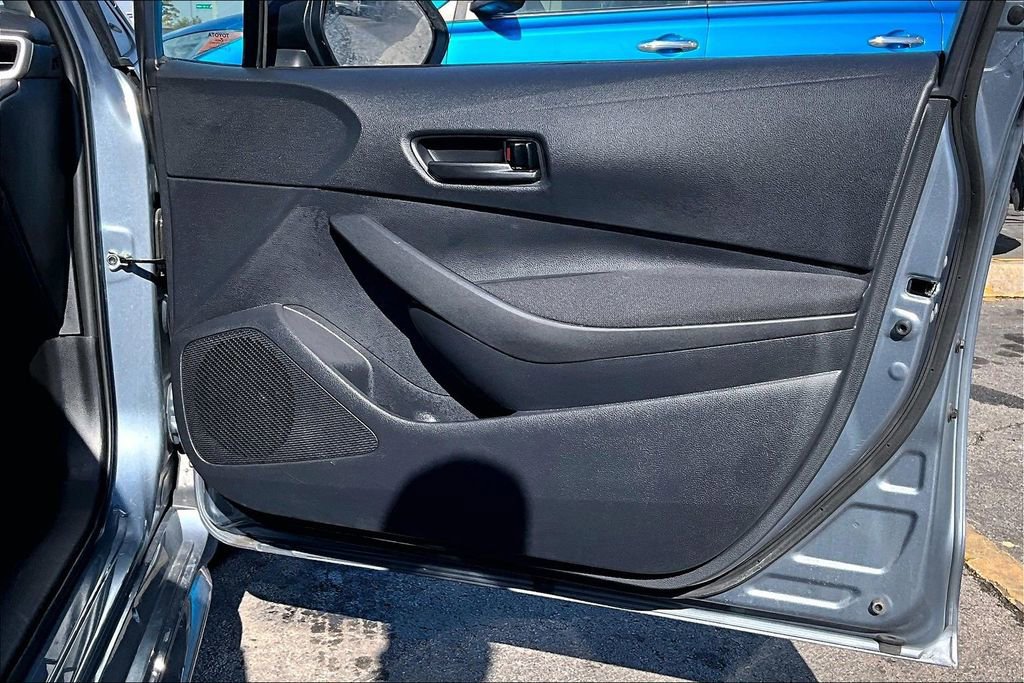 Used 2025 Toyota Corolla LE image 26