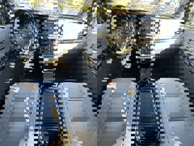 Used 2020 Toyota Sienna XLE image 21