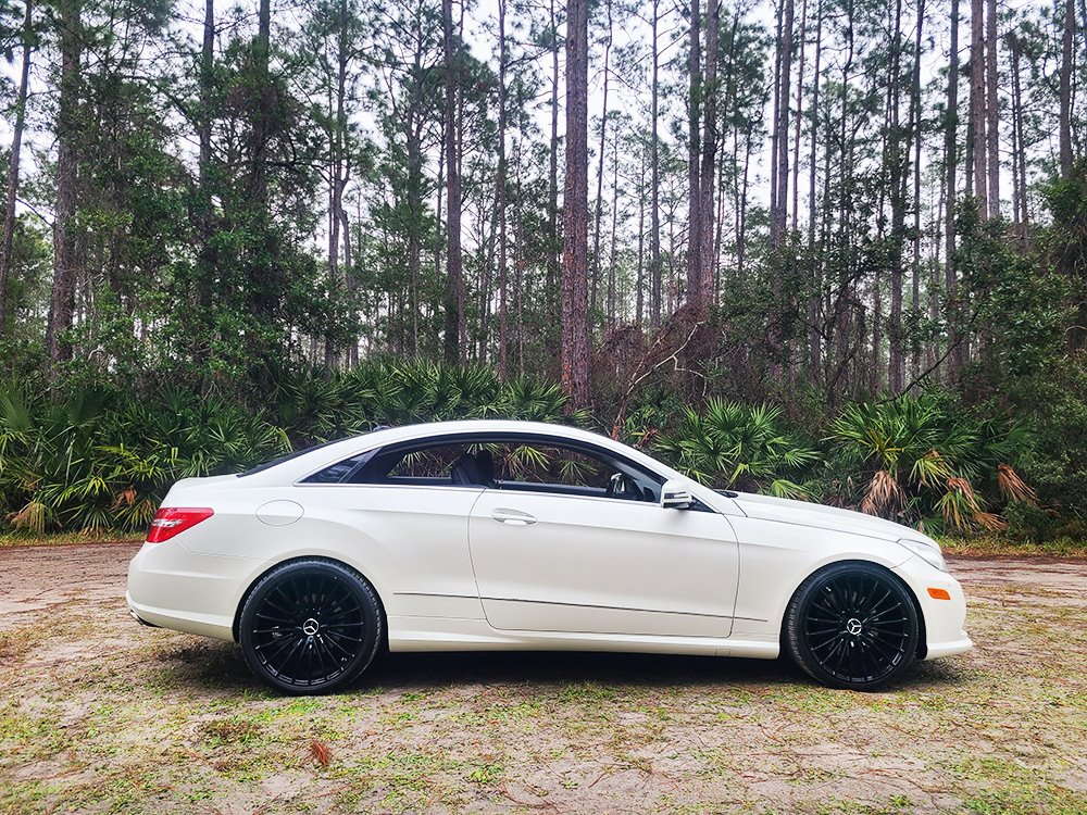 Used 2010 Mercedes-Benz E 550 Coupe image 8