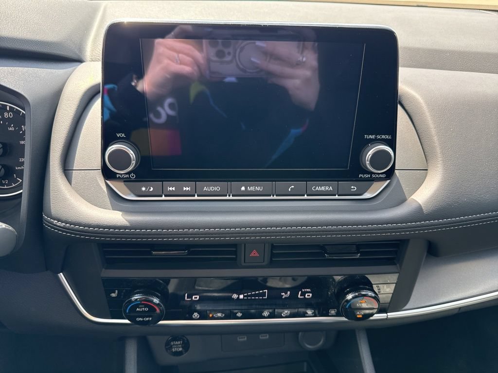 New 2026 Nissan Rogue SV w/ Cold Weather Package AWD/4WD image 17