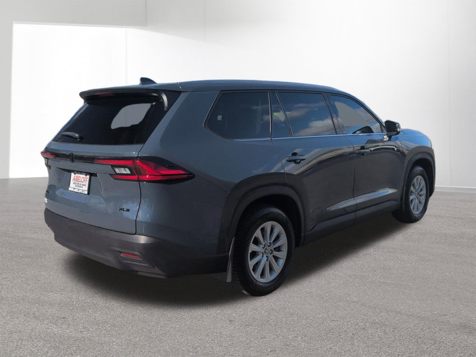 Used 2024 Toyota Grand Highlander XLE image 5