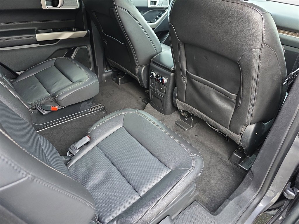 Used 2022 Ford Explorer Limited image 13