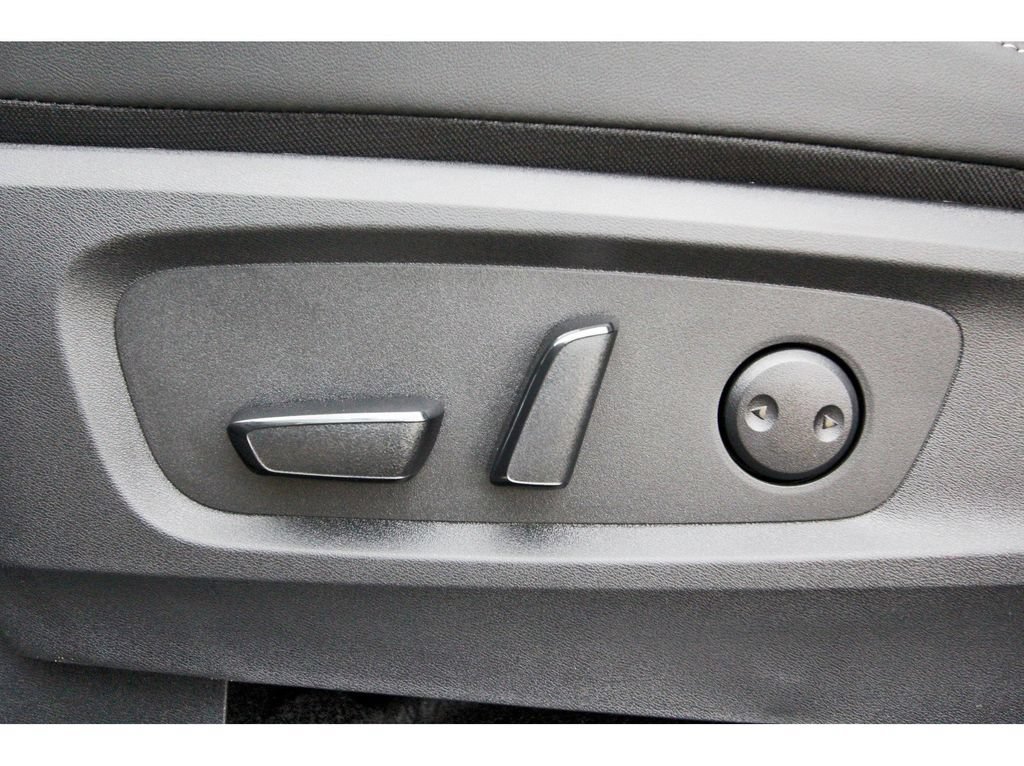New 2026 Nissan Pathfinder Platinum FWD image 29