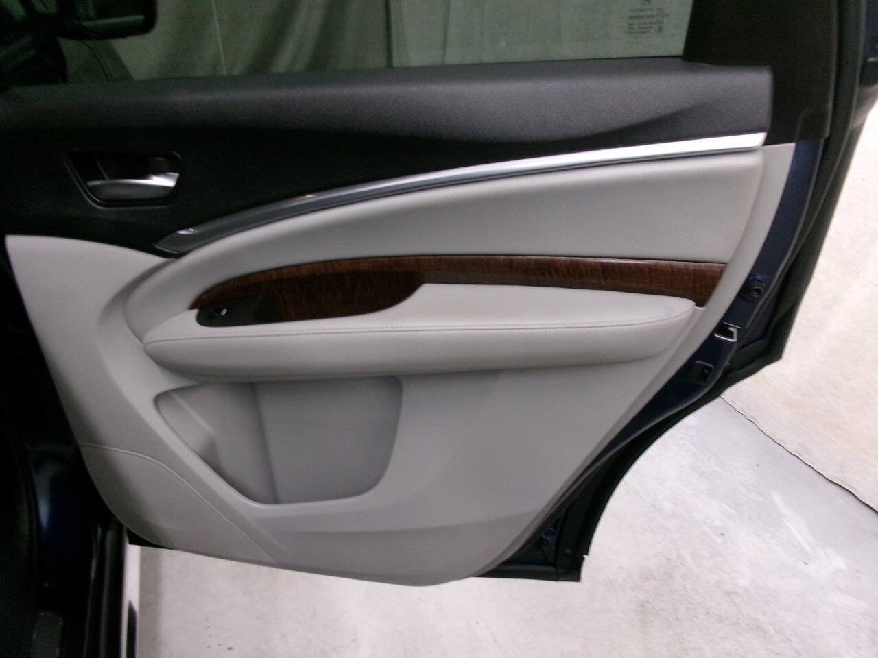Used 2018 Acura MDX SH-AWD w/ Technology Package image 33