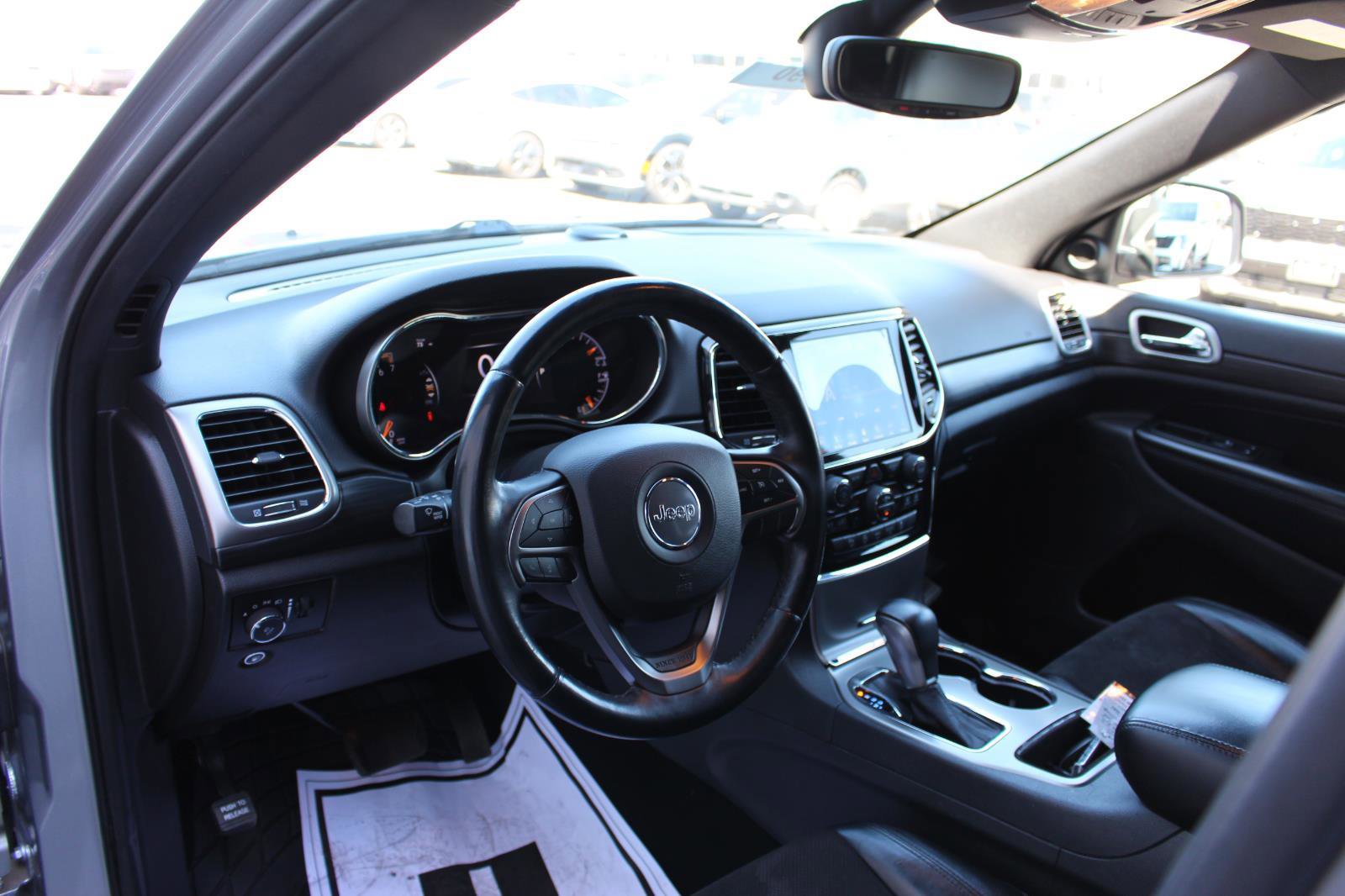 Used 2019 Jeep Grand Cherokee Altitude image 18