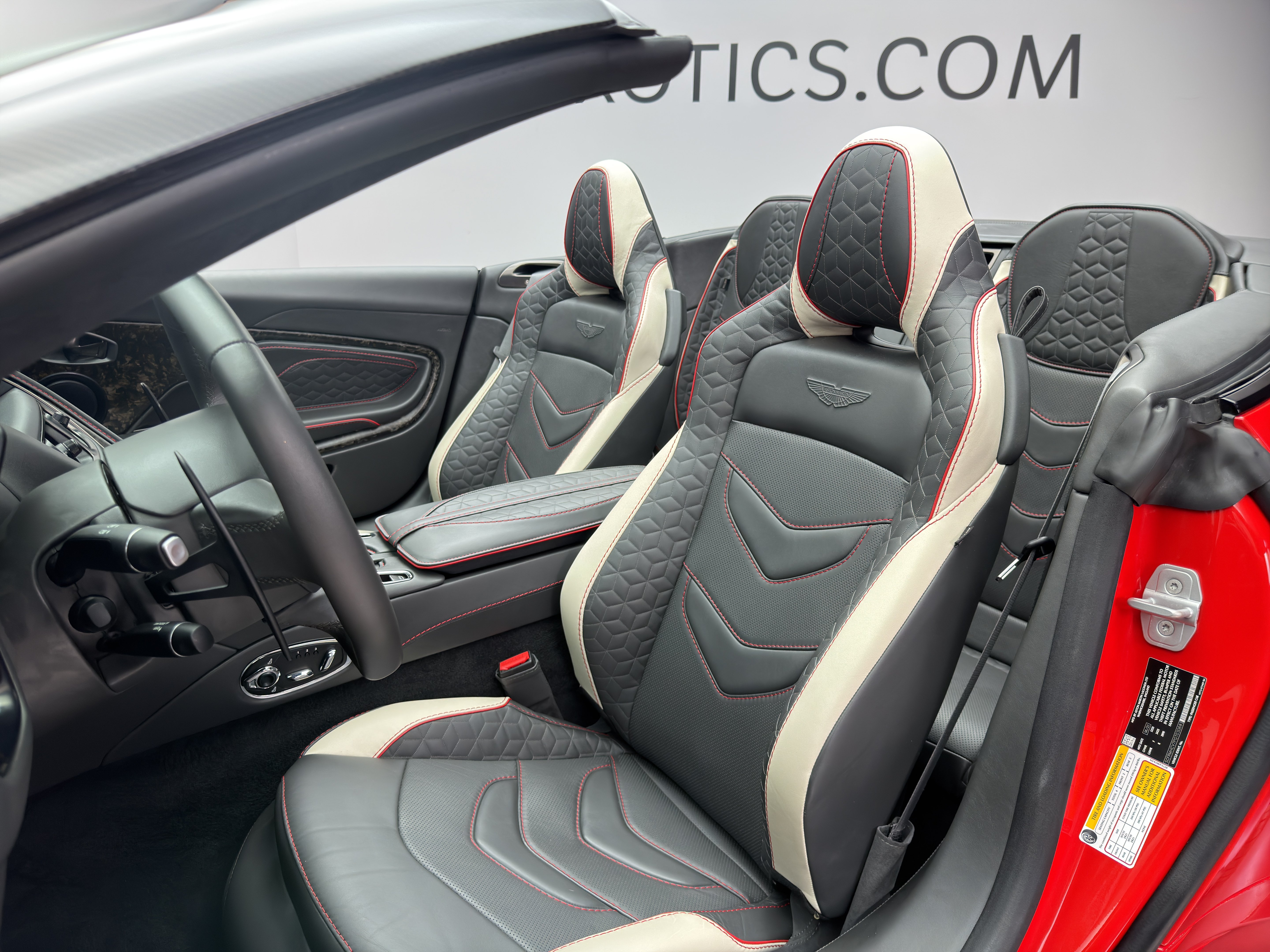 Used 2023 Aston Martin DBS Superleggera Volante RWD image 23