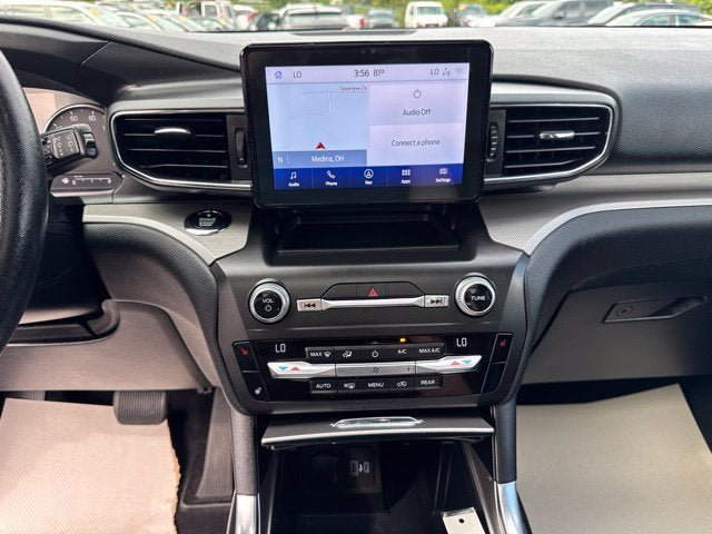 Used 2020 Ford Explorer XLT w/ Equipment Group 202A AWD/4WD image 14