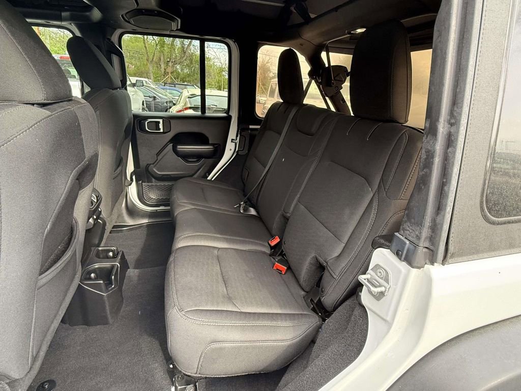 Used 2018 Jeep Wrangler Unlimited Sport S image 12