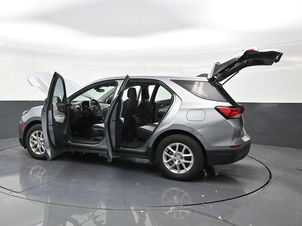 Used 2024 Chevrolet Equinox LS FWD image 31