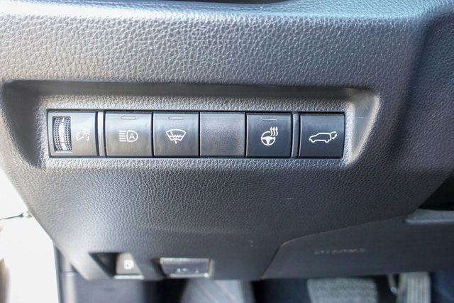 Used 2022 Toyota RAV4 SE image 17