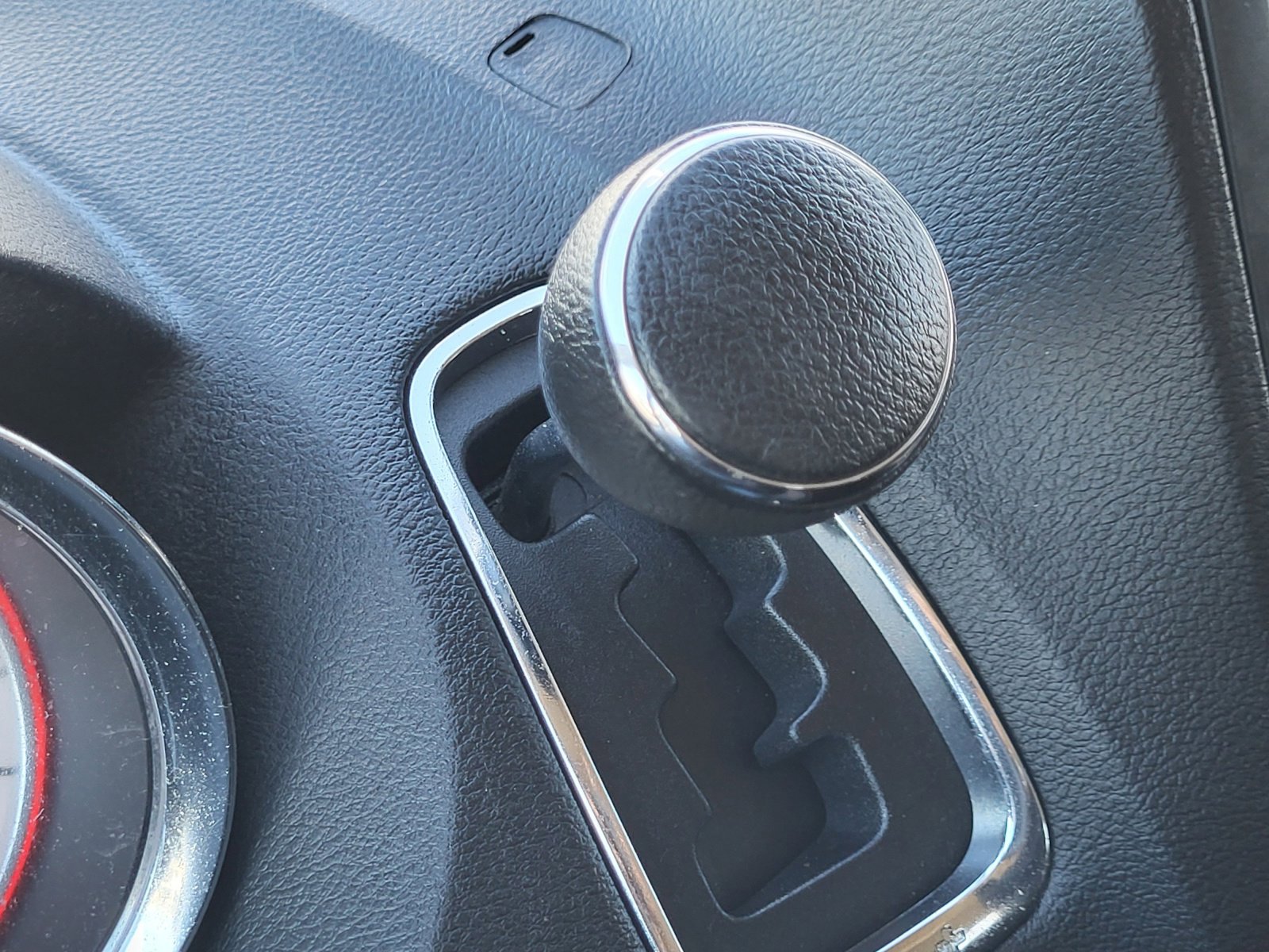 Used 2019 Dodge Grand Caravan SE w/ UConnect Hands-Free Group image 31