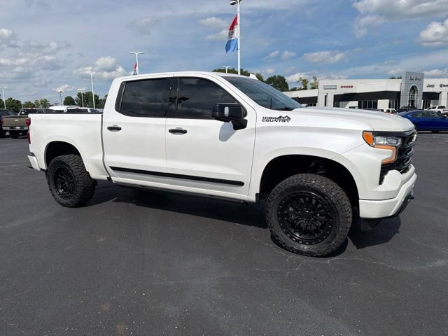 Used 2024 Chevrolet Silverado 1500 High Country w/ Technology Package AWD/4WD image 3