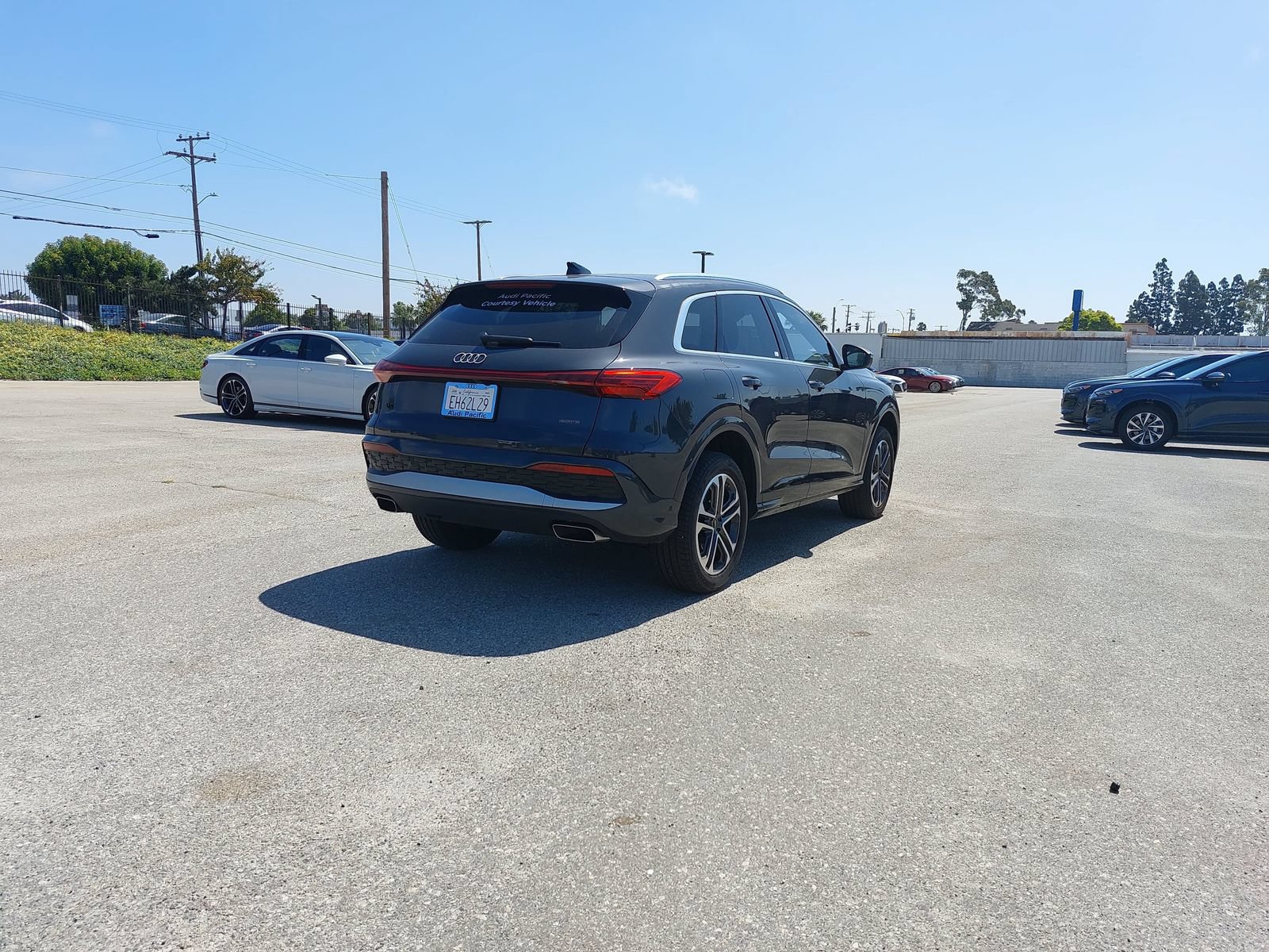 Used 2025 Audi Q5 Premium w/ Convenience Package AWD/4WD image 3