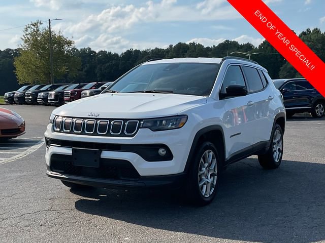 Used 2022 Jeep Compass Latitude image 3